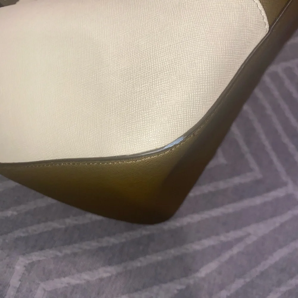🪐Rare Henri Bendel W 57th perforated tote